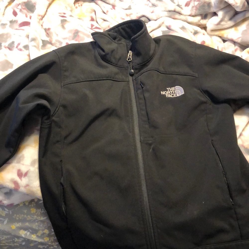 Woman’s S apex north face worn but still good condition BLACK